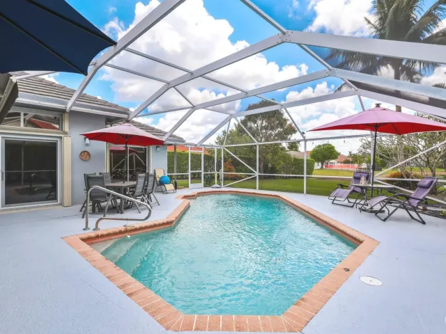 3-bedroom home for sale in Boca Raton - 20317 Hacienda Court - MondialRealty