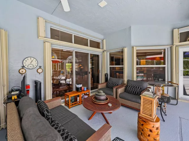 3-bedroom home for sale in Boca Raton - 20317 Hacienda Court - MondialRealty