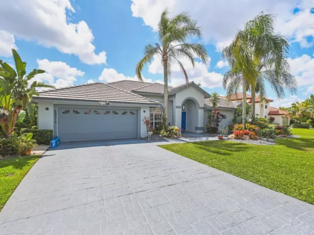 3-bedroom home for sale in Boca Raton - 20317 Hacienda Court - MondialRealty