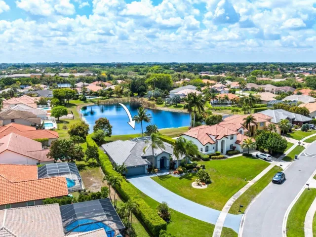 3-bedroom home for sale in Boca Raton - 20317 Hacienda Court - MondialRealty
