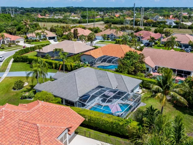 3-bedroom home for sale in Boca Raton - 20317 Hacienda Court - MondialRealty