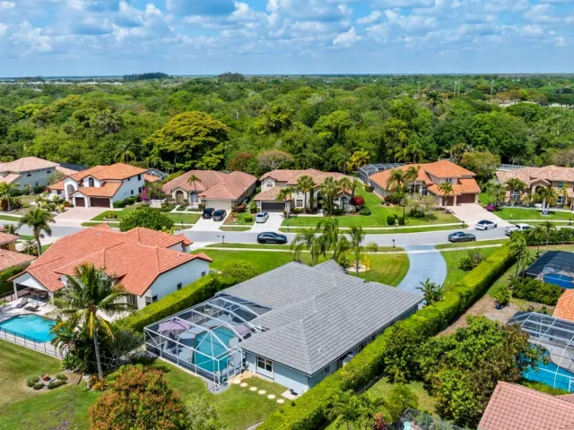 3-bedroom home for sale in Boca Raton - 20317 Hacienda Court - MondialRealty
