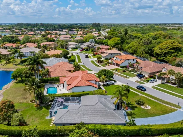 3-bedroom home for sale in Boca Raton - 20317 Hacienda Court - MondialRealty