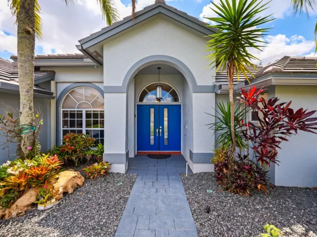 3-bedroom home for sale in Boca Raton - 20317 Hacienda Court - MondialRealty