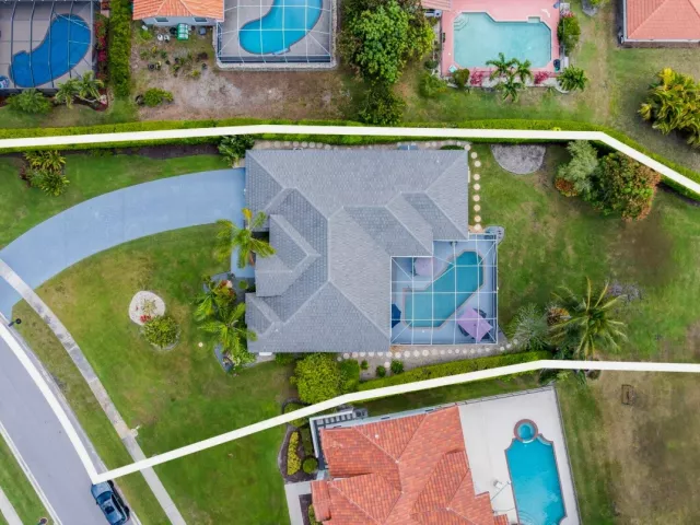 3-bedroom home for sale in Boca Raton - 20317 Hacienda Court - MondialRealty
