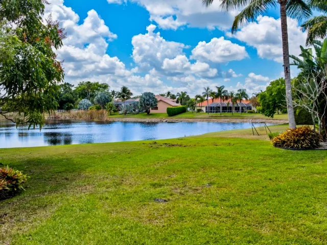 3-bedroom home for sale in Boca Raton - 20317 Hacienda Court - MondialRealty