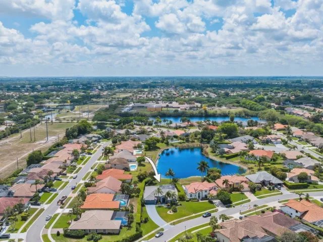 3-bedroom home for sale in Boca Raton - 20317 Hacienda Court - MondialRealty