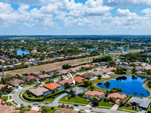 3-bedroom home for sale in Boca Raton - 20317 Hacienda Court - MondialRealty