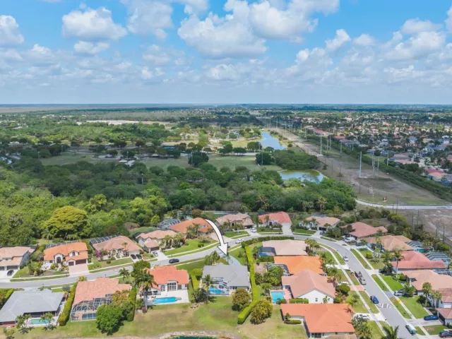 3-bedroom home for sale in Boca Raton - 20317 Hacienda Court - MondialRealty