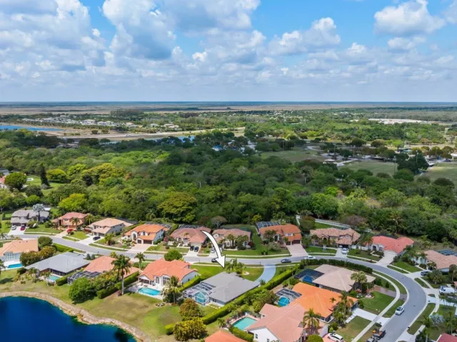 3-bedroom home for sale in Boca Raton - 20317 Hacienda Court - MondialRealty