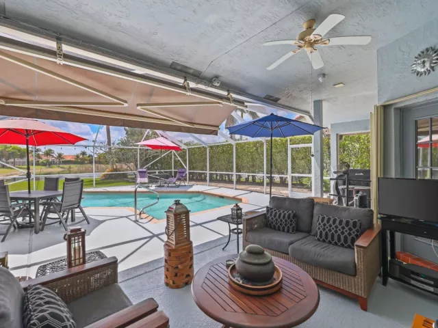 3-bedroom home for sale in Boca Raton - 20317 Hacienda Court - MondialRealty
