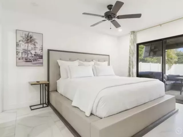 3-bedroom home for sale in Boca Raton - 9819 Spanish Isles Drive - MondialRealty