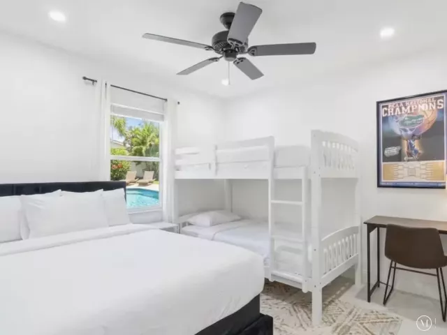 3-bedroom home for sale in Boca Raton - 9819 Spanish Isles Drive - MondialRealty