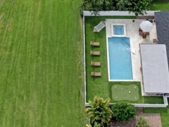 3-bedroom home for sale in Boca Raton - 9819 Spanish Isles Drive - MondialRealty