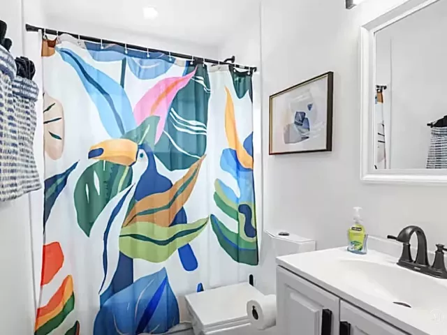 3-bedroom home for sale in Boca Raton - 9819 Spanish Isles Drive - MondialRealty