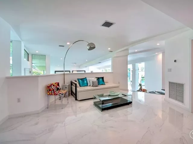 6-bedroom home for rent in Fort Lauderdale - 28 PELICAN Drive - MondialRealty