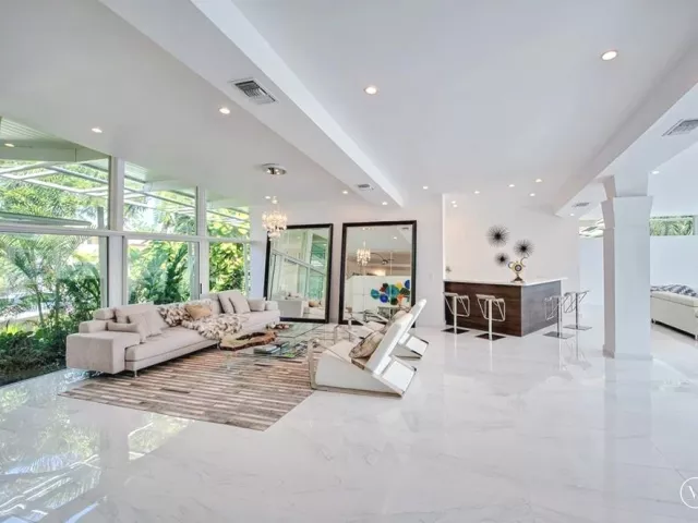 6-bedroom home for rent in Fort Lauderdale - 28 PELICAN Drive - MondialRealty