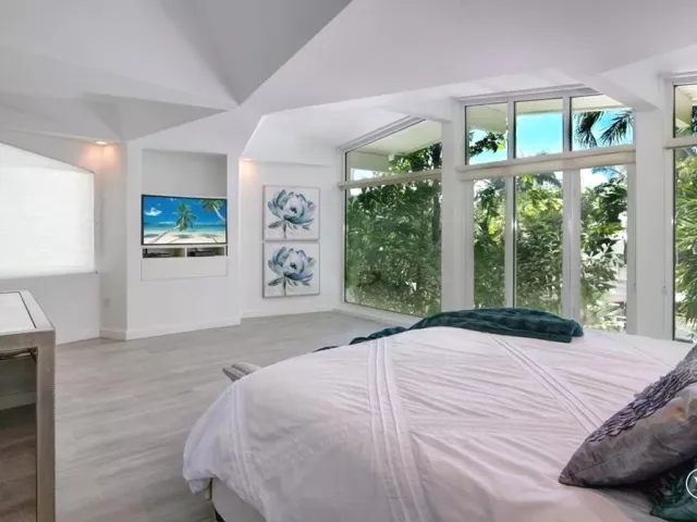 6-bedroom home for rent in Fort Lauderdale - 28 PELICAN Drive - MondialRealty