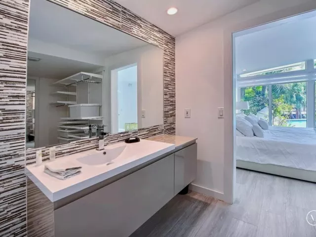 6-bedroom home for rent in Fort Lauderdale - 28 PELICAN Drive - MondialRealty