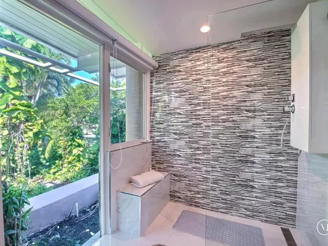 6-bedroom home for rent in Fort Lauderdale - 28 PELICAN Drive - MondialRealty