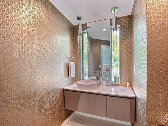 6-bedroom home for rent in Fort Lauderdale - 28 PELICAN Drive - MondialRealty