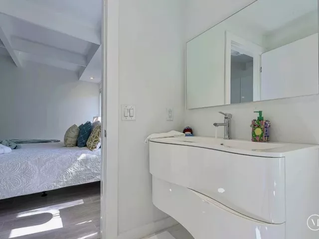 6-bedroom home for rent in Fort Lauderdale - 28 PELICAN Drive - MondialRealty