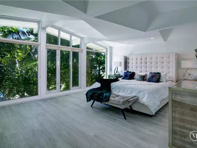 6-bedroom home for rent in Fort Lauderdale - 28 PELICAN Drive - MondialRealty