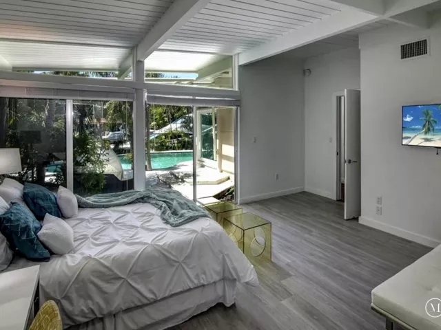 6-bedroom home for rent in Fort Lauderdale - 28 PELICAN Drive - MondialRealty