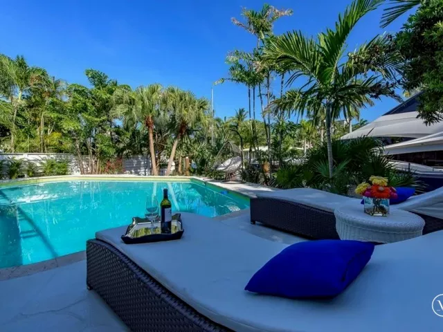 6-bedroom home for rent in Fort Lauderdale - 28 PELICAN Drive - MondialRealty