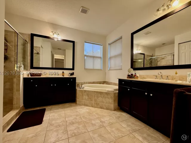 4-bedroom home for rent in Cooper City - 2673 NW 83rd Ter 2673 - MondialRealty