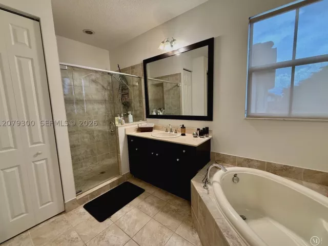 4-bedroom home for rent in Cooper City - 2673 NW 83rd Ter 2673 - MondialRealty