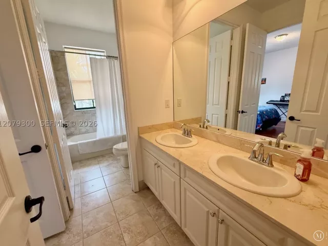 4-bedroom home for rent in Cooper City - 2673 NW 83rd Ter 2673 - MondialRealty