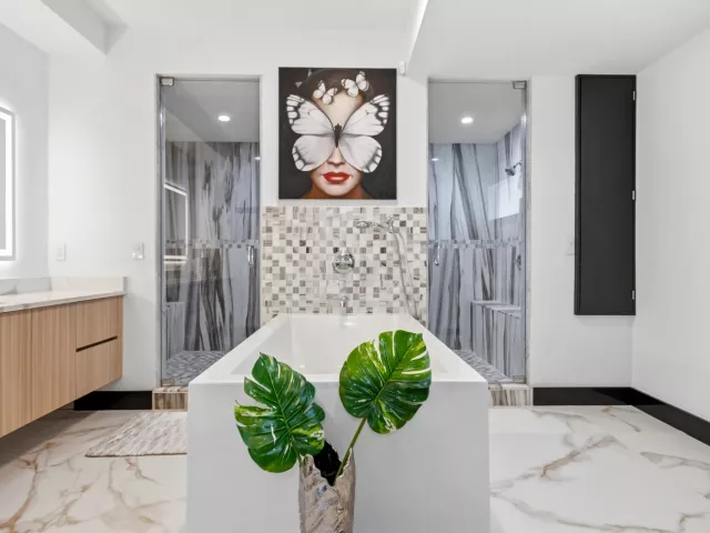 5-bedroom home for rent in Boca Raton - 284 NE 7TH Street - MondialRealty