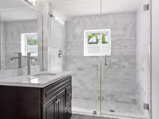 5-bedroom home for rent in Boca Raton - 284 NE 7TH Street - MondialRealty
