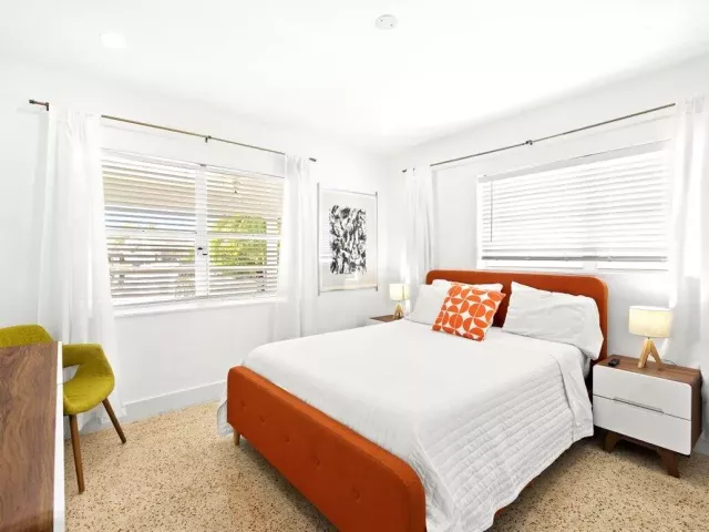 4-bedroom home for sale in Fort Lauderdale - 1322 CORDOVA Road - MondialRealty