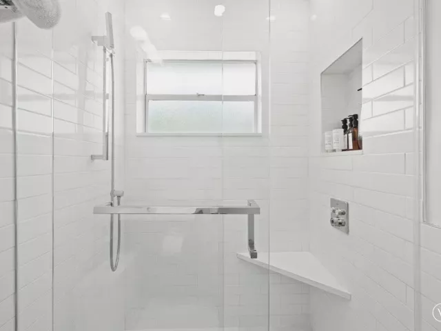 4-bedroom home for sale in Fort Lauderdale - 1322 CORDOVA Road - MondialRealty