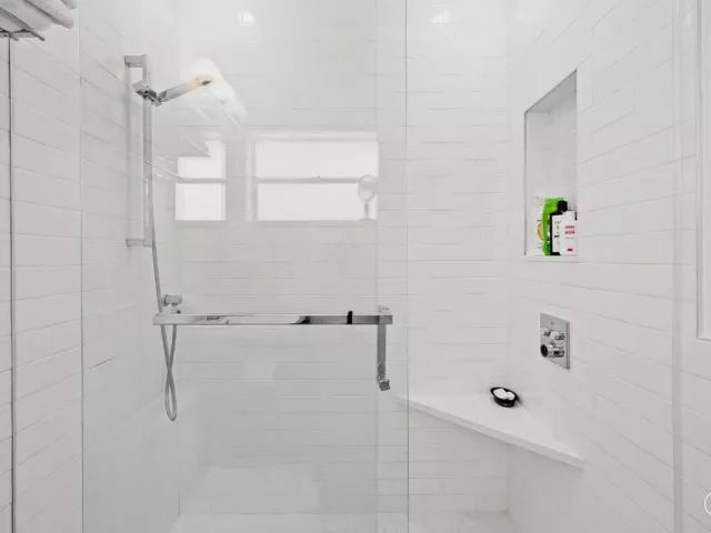 4-bedroom home for sale in Fort Lauderdale - 1322 CORDOVA Road - MondialRealty