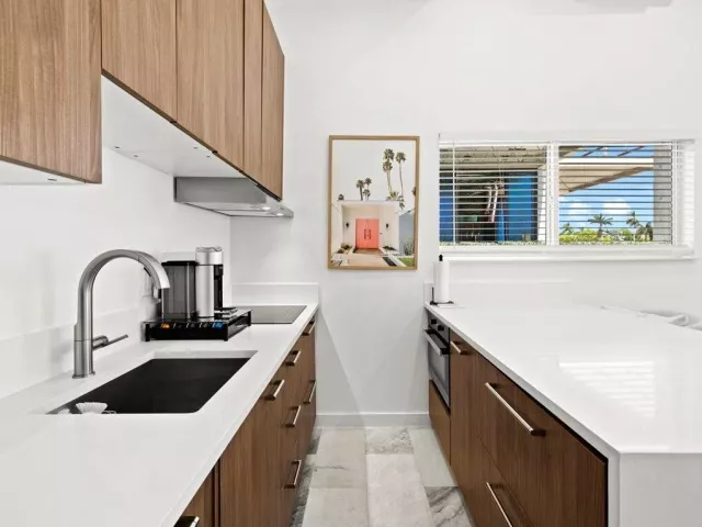4-bedroom home for sale in Fort Lauderdale - 1322 CORDOVA Road - MondialRealty