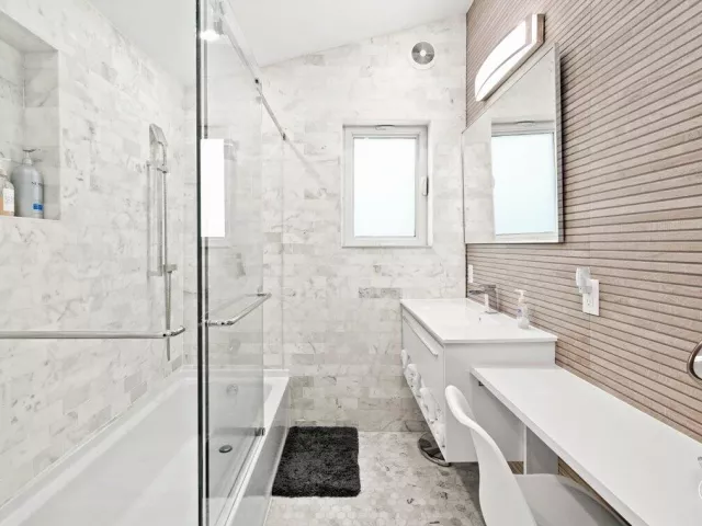 4-bedroom home for sale in Fort Lauderdale - 1322 CORDOVA Road - MondialRealty