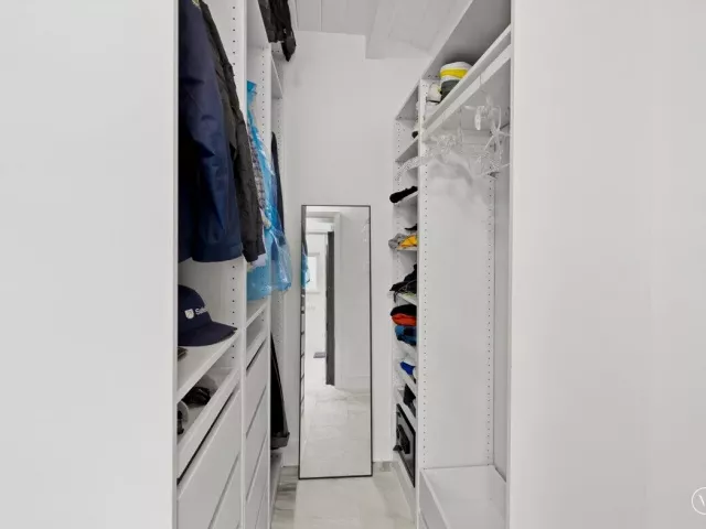 4-bedroom home for sale in Fort Lauderdale - 1322 CORDOVA Road - MondialRealty
