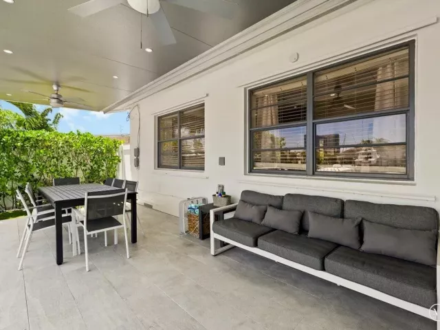 4-bedroom home for sale in Fort Lauderdale - 1322 CORDOVA Road - MondialRealty