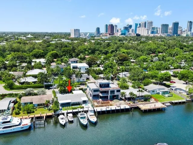 4-bedroom home for sale in Fort Lauderdale - 1322 CORDOVA Road - MondialRealty