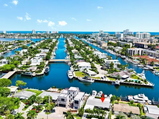 4-bedroom home for sale in Fort Lauderdale - 1322 CORDOVA Road - MondialRealty