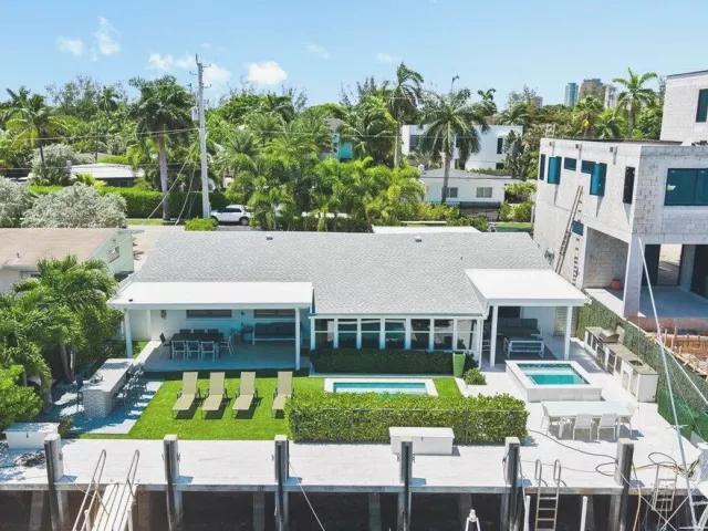 4-bedroom home for sale in Fort Lauderdale - 1322 CORDOVA Road - MondialRealty