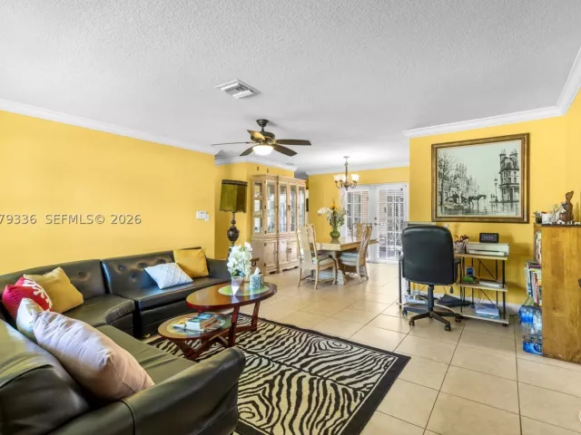 3-bedroom home for sale in Pembroke Pines - 311 SW 70th Ter - MondialRealty
