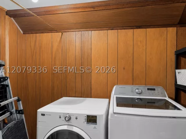 3-bedroom home for sale in Pembroke Pines - 311 SW 70th Ter - MondialRealty