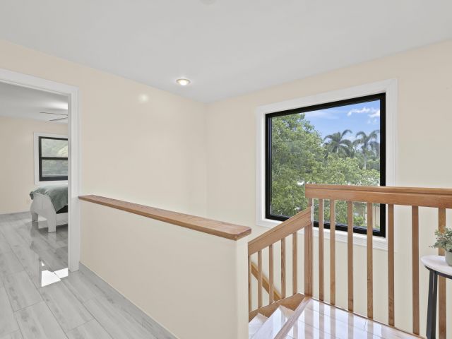 4-bedroom home for sale in Fort Lauderdale - 4406 SW 35th Avenue - MondialRealty