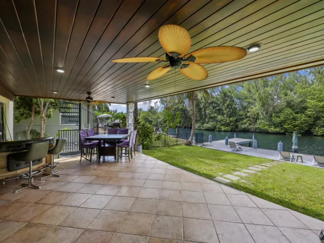 4-bedroom home for sale in Fort Lauderdale - 4406 SW 35th Avenue - MondialRealty