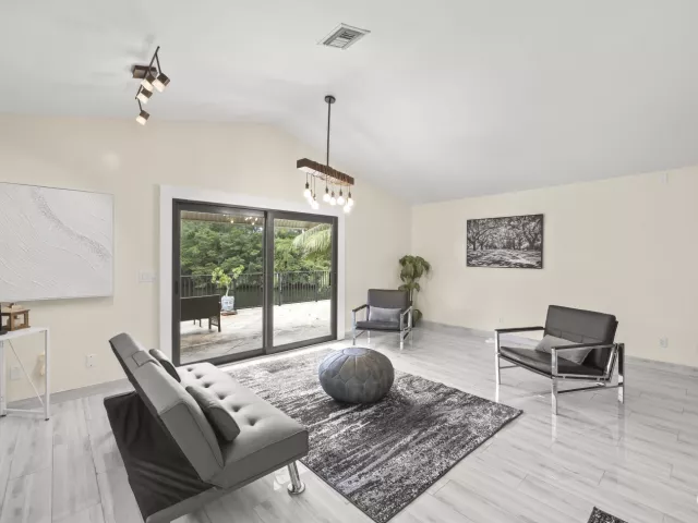 4-bedroom home for sale in Fort Lauderdale - 4406 SW 35th Avenue - MondialRealty