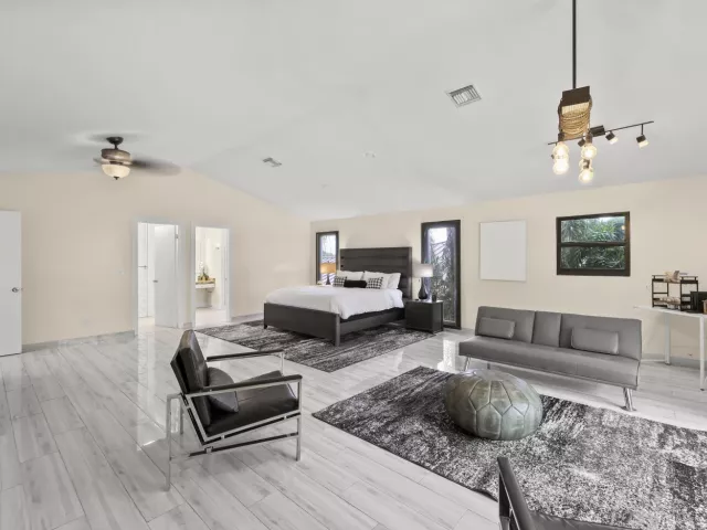 4-bedroom home for sale in Fort Lauderdale - 4406 SW 35th Avenue - MondialRealty